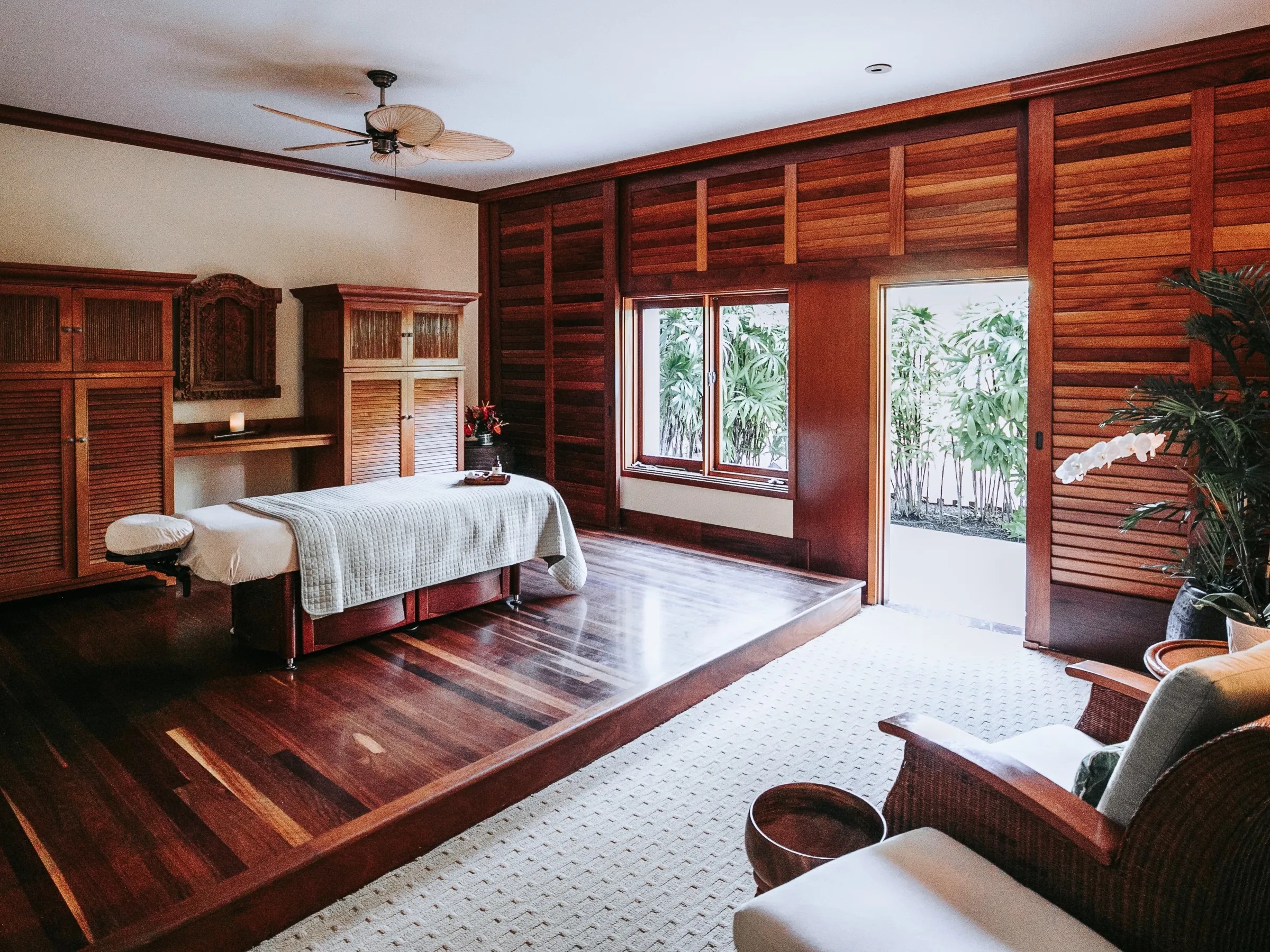 Oahu Spa and Massage table